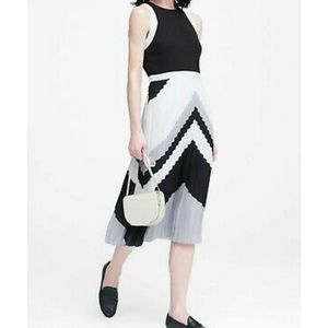 Banana Republic pleated chevron midi dress